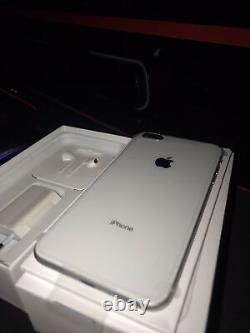 Nouveau iPhone 8 Plus 64/256Go déverrouillé, couleur argent, dans sa boîte scellée.
